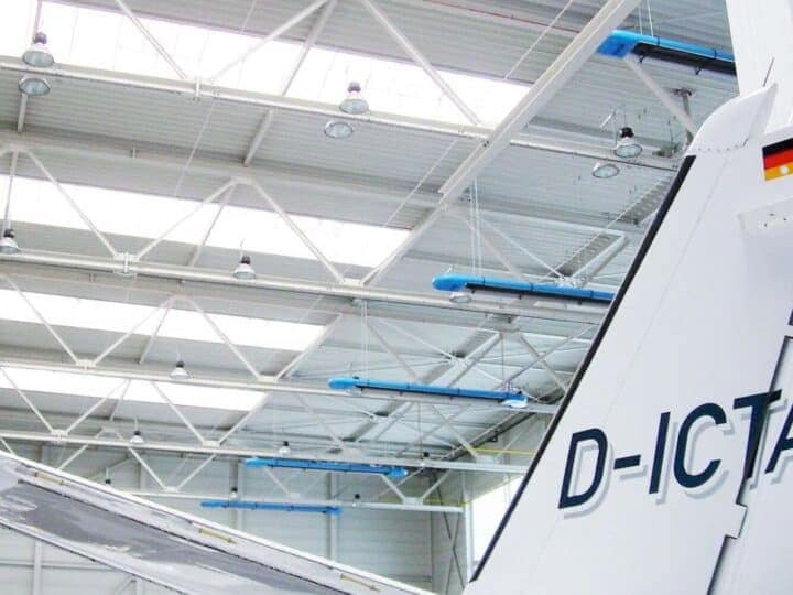 Aircraft hangar heated by OPTIMA plus hangar heaters from KÜBLER